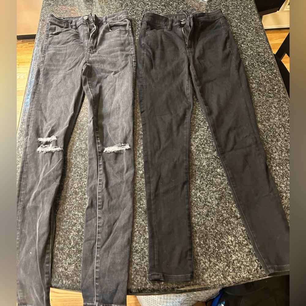 2 pairs highwaisted stretchy american eagle jeans (size 6 regular) (2 for $35)